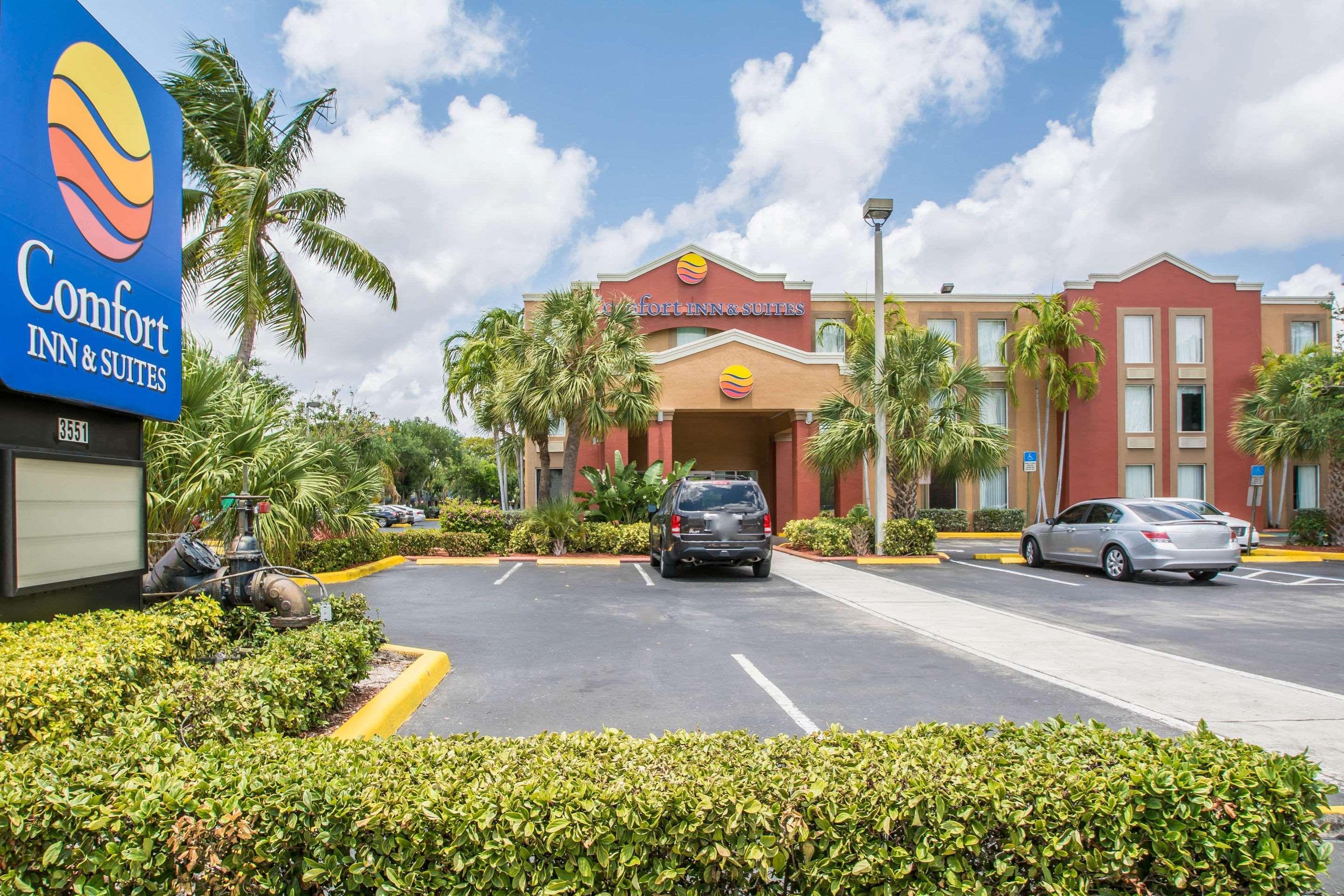 Comfort Inn & Suites Fort Lauderdale West Turnpike Lauderdale Lakes Exteriör bild