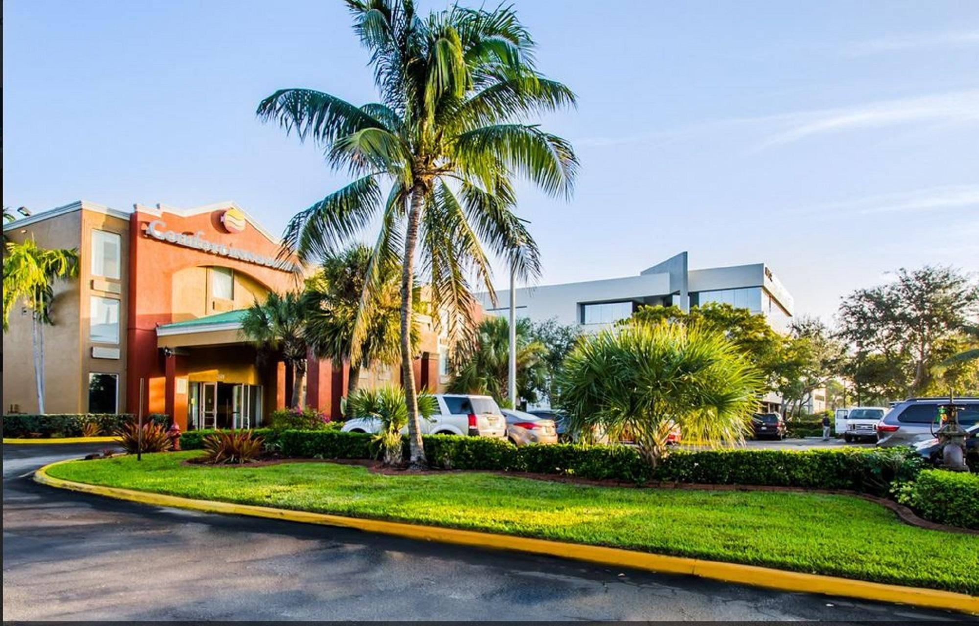 Comfort Inn & Suites Fort Lauderdale West Turnpike Lauderdale Lakes Exteriör bild