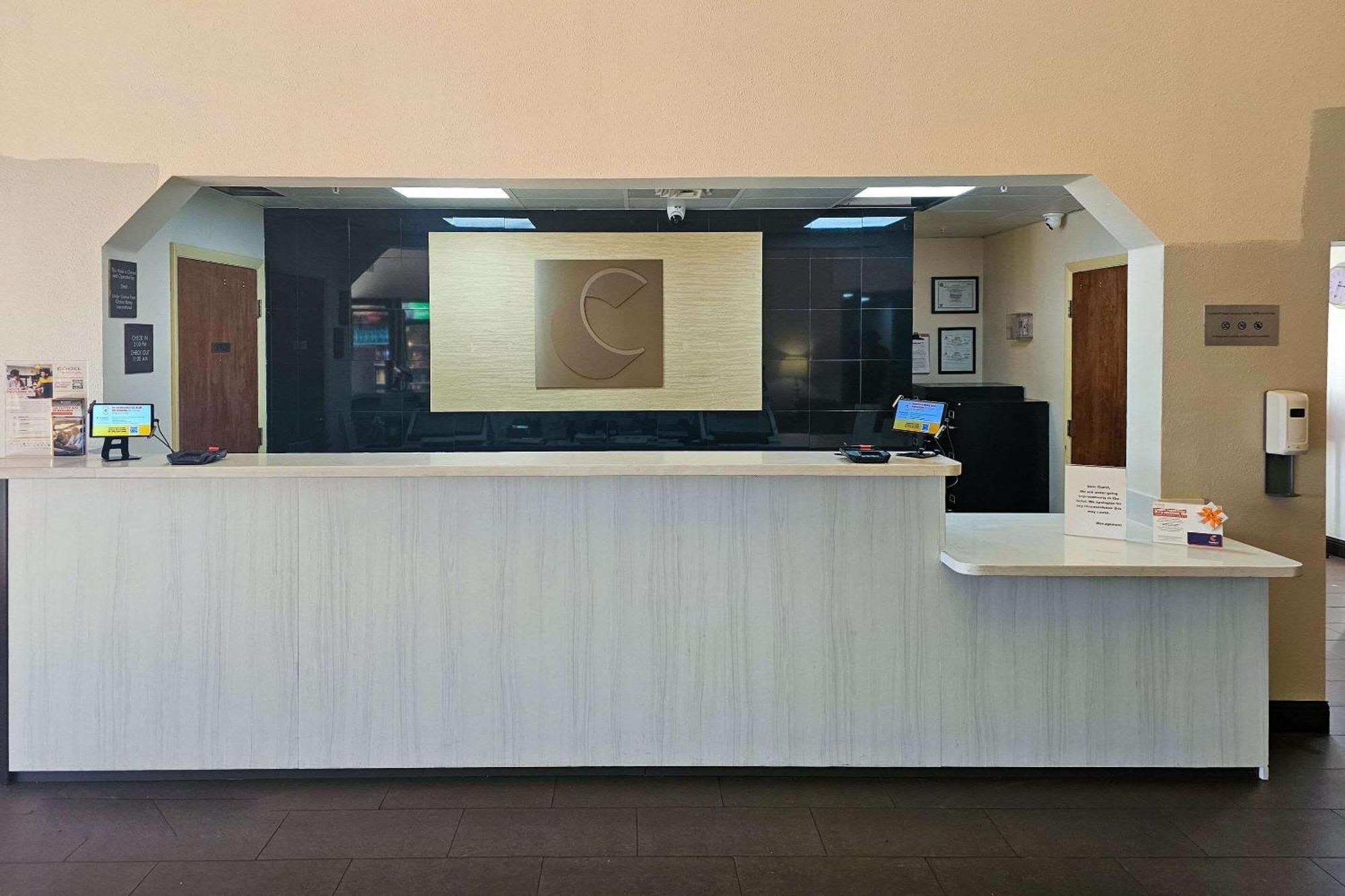 Comfort Inn & Suites Fort Lauderdale West Turnpike Lauderdale Lakes Exteriör bild
